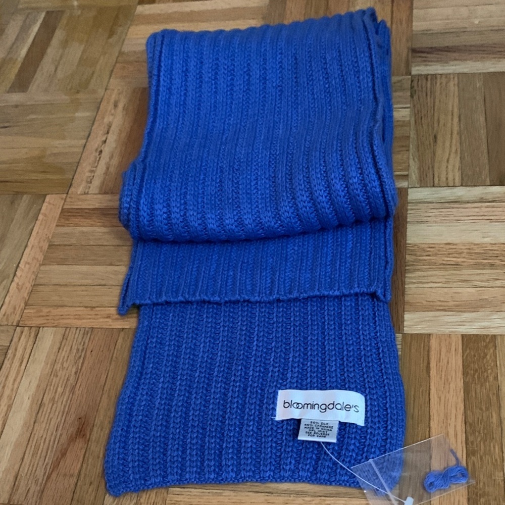 54” Bloomingdale's VTG Blue Ribbed Scarf Original Packaging NWT SILK & CASHMERE